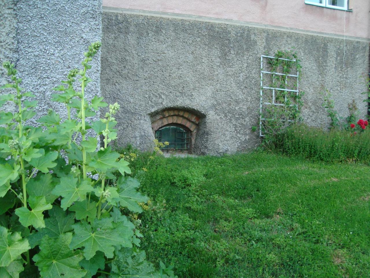 Christinas Gaestgifveri B&B Ervalla Exterior photo