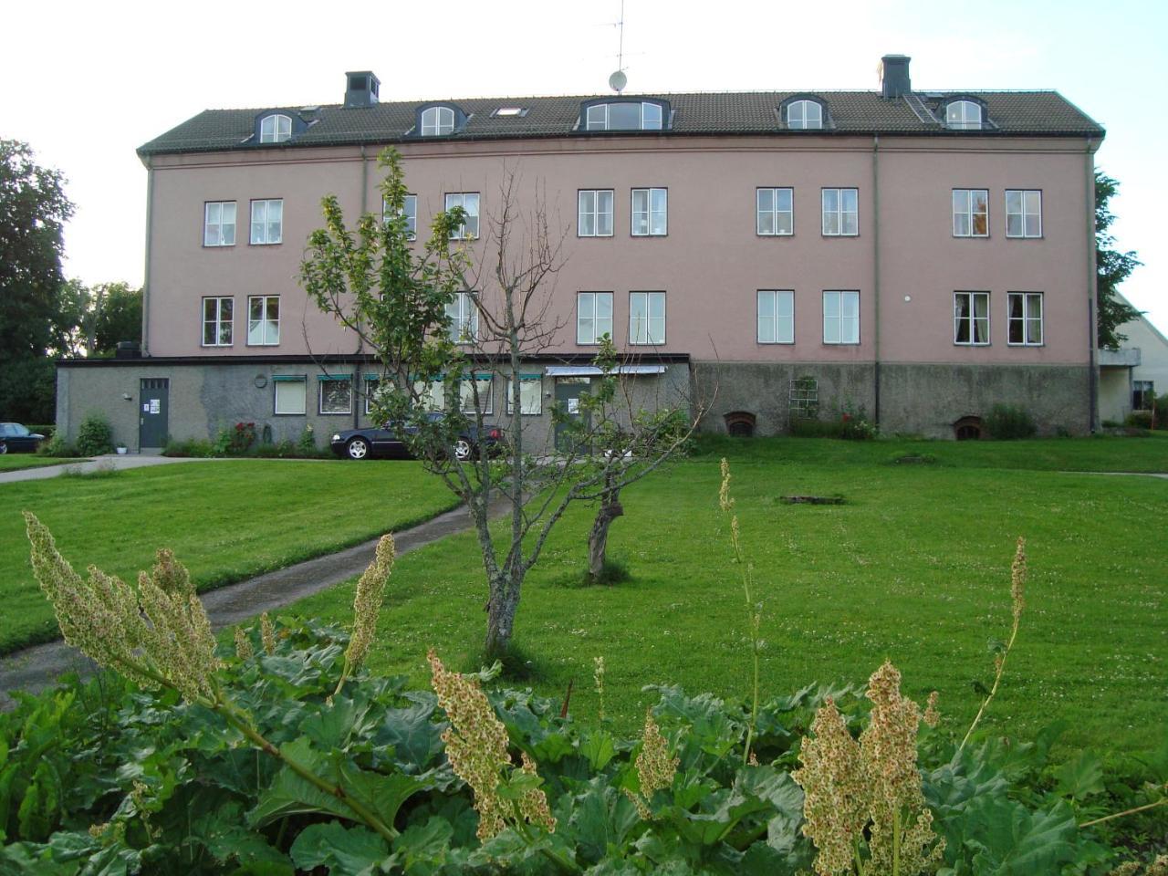 Christinas Gaestgifveri B&B Ervalla Exterior photo