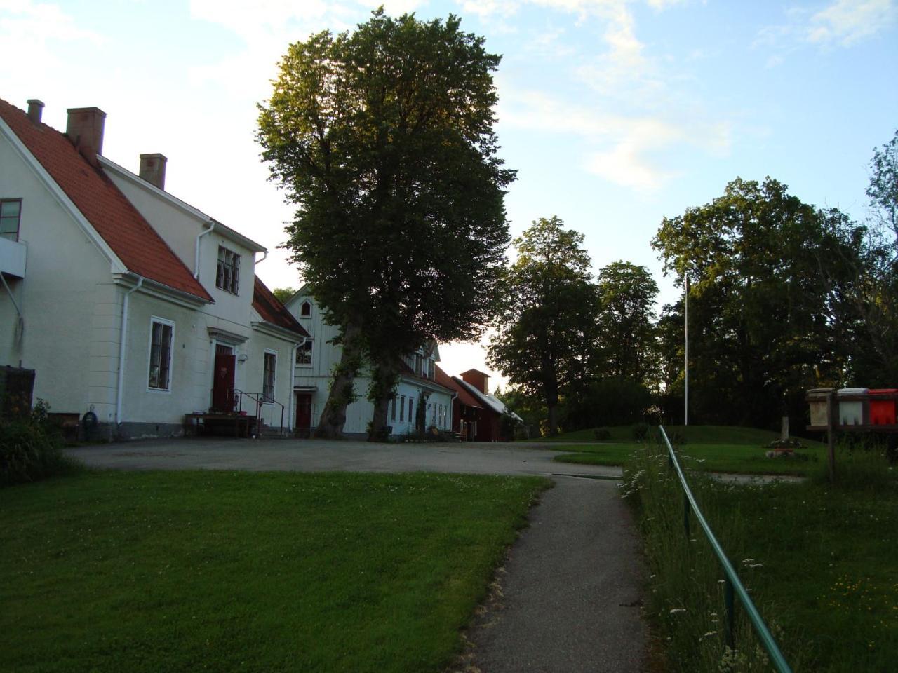 Christinas Gaestgifveri B&B Ervalla Exterior photo